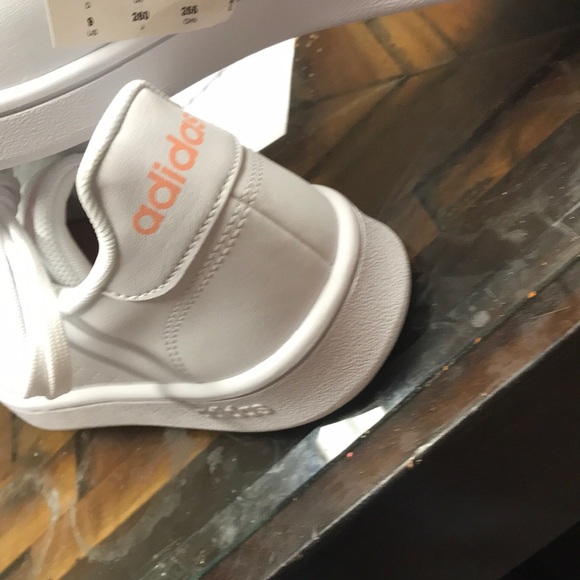 Adidas shoes - Picture 2 of 3